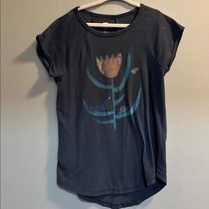 Tea girl 7 flower tee